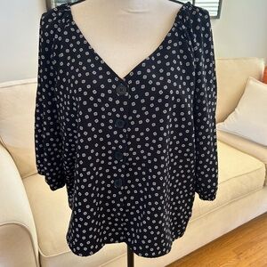 EUC Sanctuary XL Black and White Floral Button-Up Blouse with Daisy design